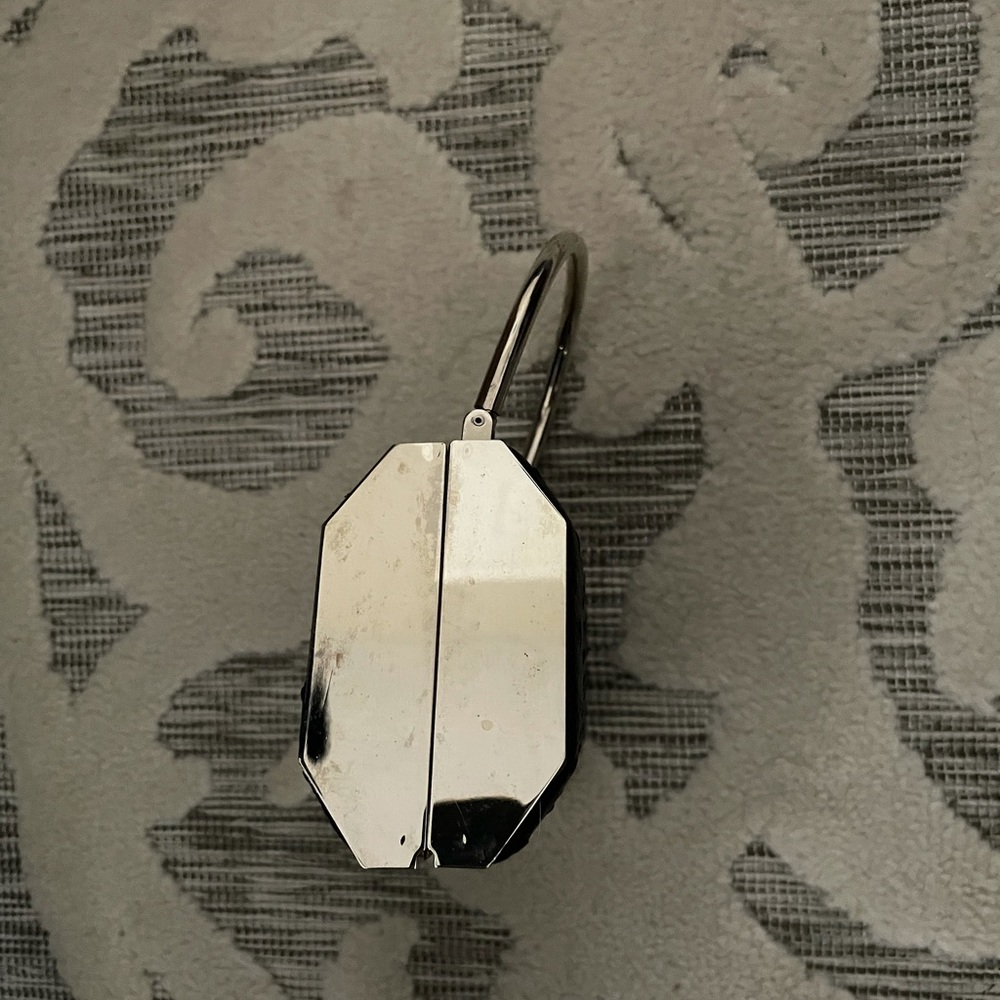 Tiny clutch bag with handle. - Picture 3 of 4